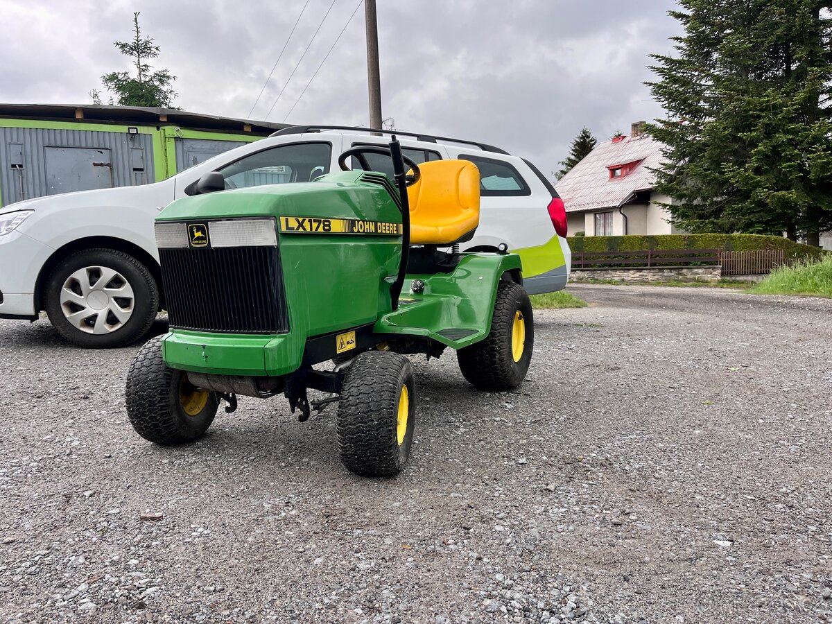 John Deere LX180 - 2