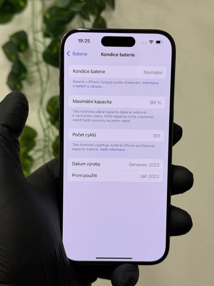 iPhone 15 Pro 128GB modrý - 2