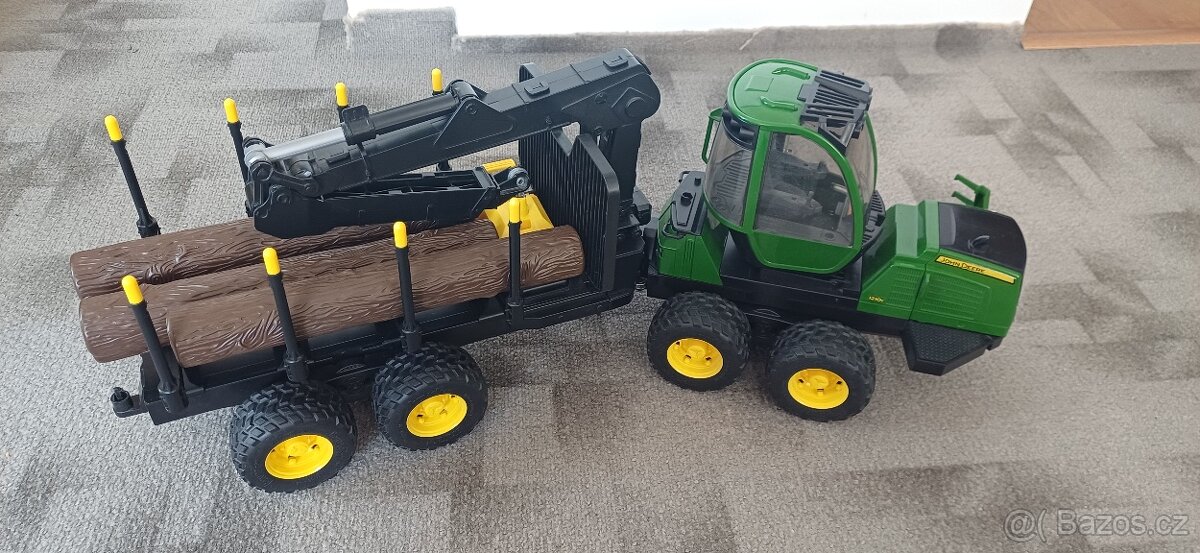 Lesní traktor Bruder 2133 - 2