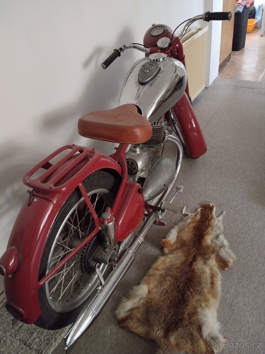 Jawa pérák 250 - 2