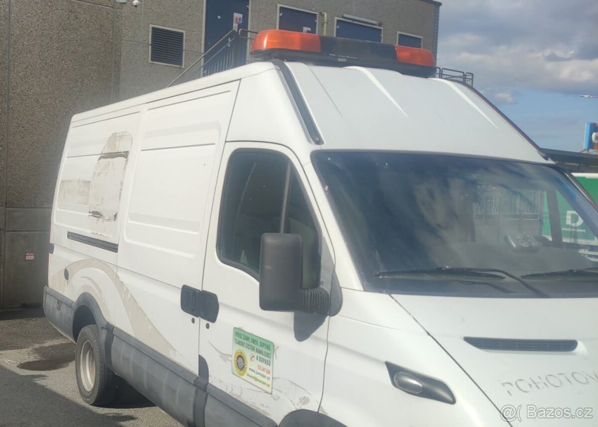 Prodám tlakový čistící stroj s vozem Iveco - 2