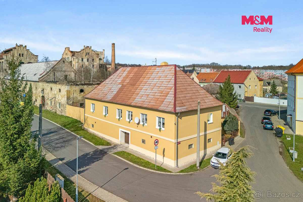 Prodej komerčního objektu, 1073 m2 v Postoloprtech - 2