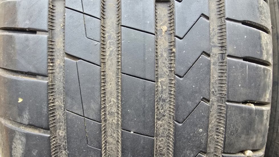 Letní pneu 215/55/17 Hankook - 2