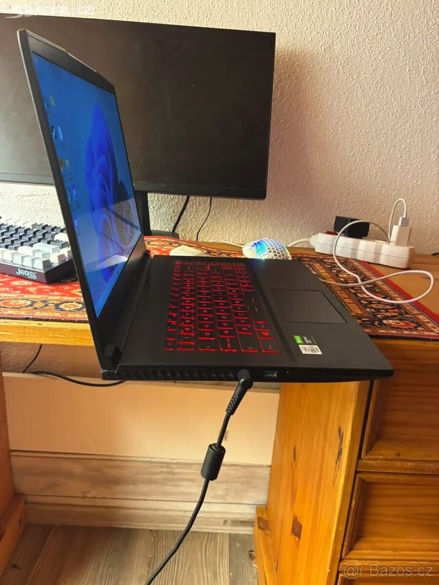 MSI GF63 Thin 10SCXR-410CZ – herní notebook - 2