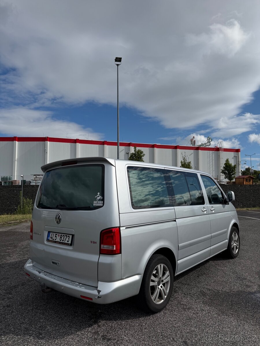 VW Multivan T5 2.5TDI - 7 míst - 2