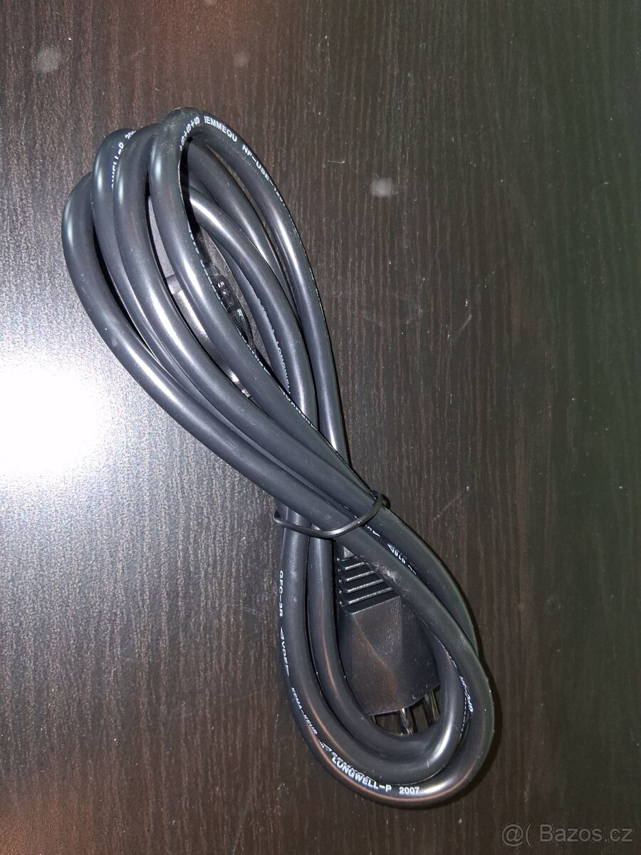 Síťový kabel k počítači - NOVÝ. - 2