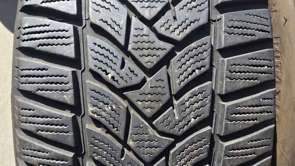 Zimní pneu 215/60/16 Dunlop - 2