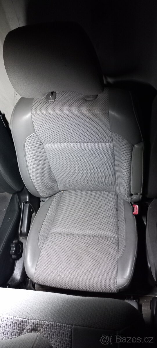Subaru Forester SG 2003-2005 – přední sedadla - 2