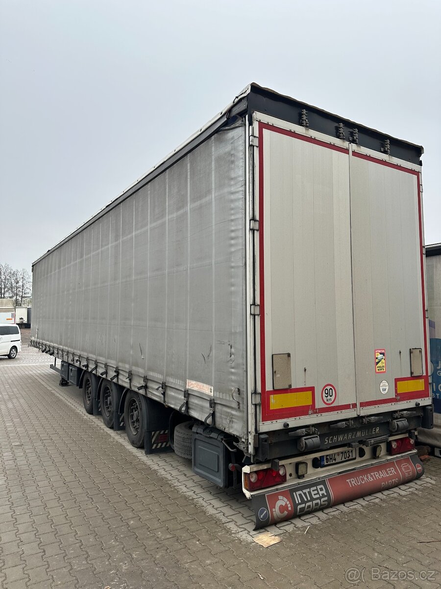 Schwarzmüller - dvojitá podlaha - 2