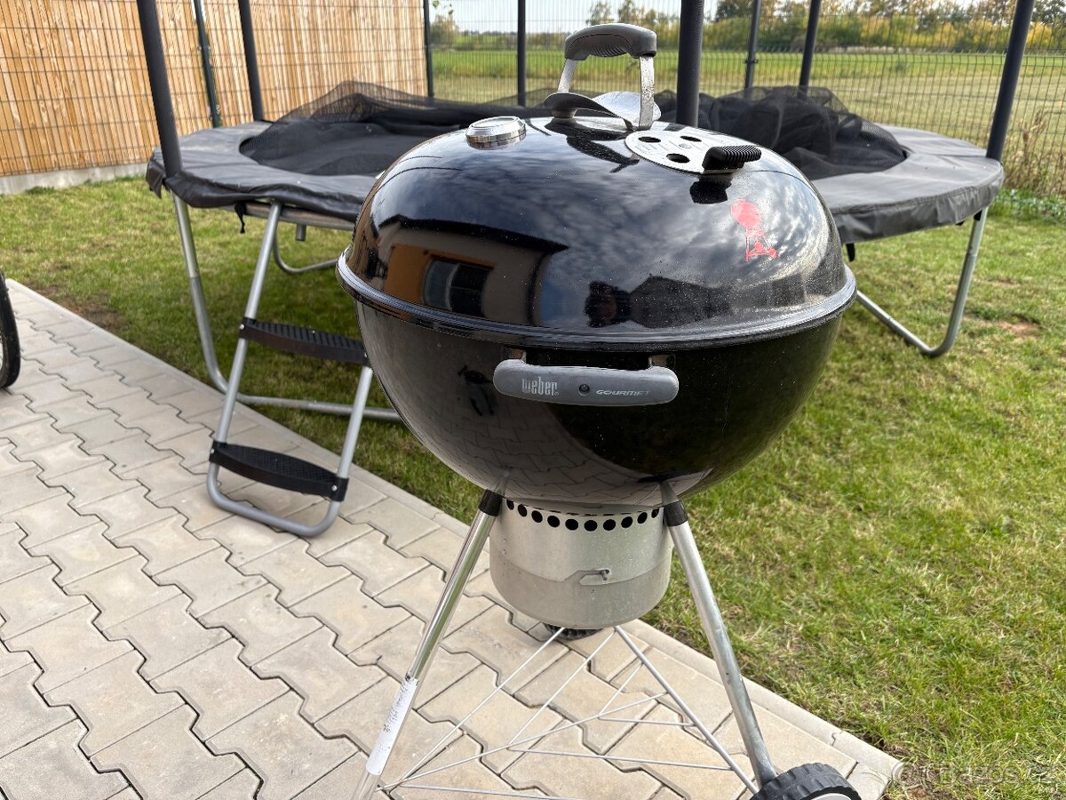 Gril dřevěné uhlí Weber Master Touch - 2