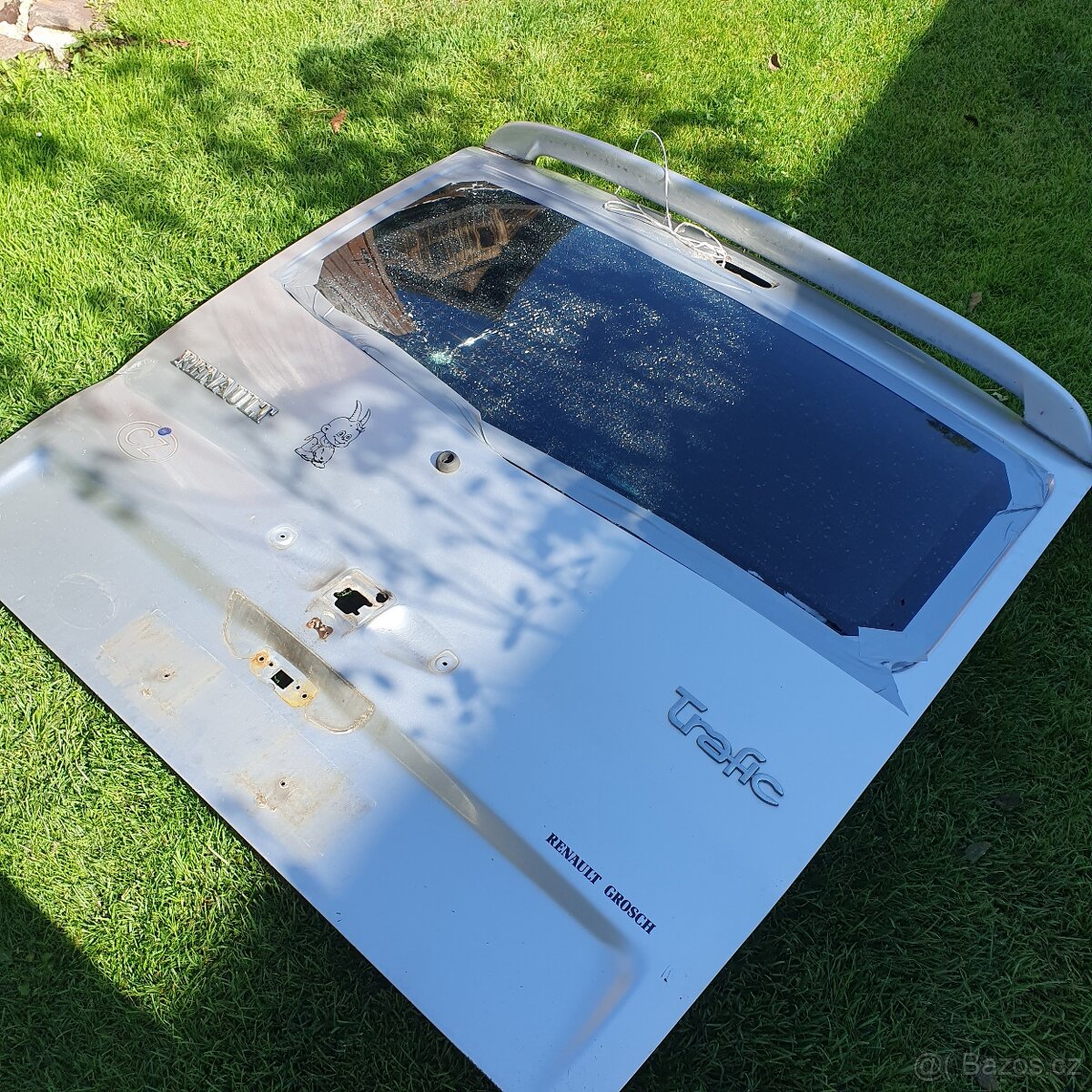 Renault Trafic zadní dveře / zadní vrata / zadní víko - 2