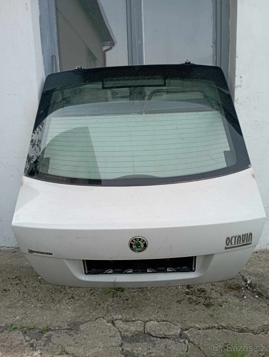 škoda octavia II sedan 5.dveře kufr zadní víko bílá - 2