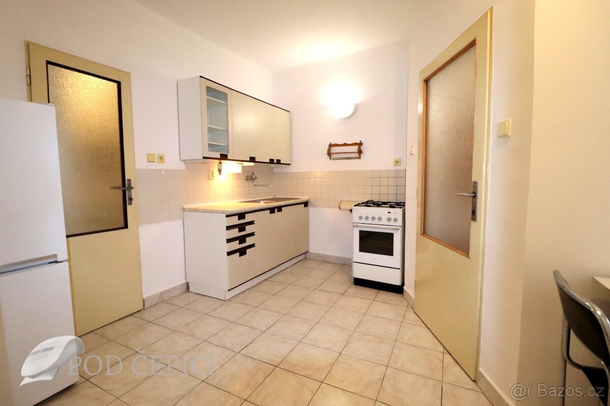 Pronájem rodinného domu s garáží, 2 byty, 148m2, Jundrov - 2