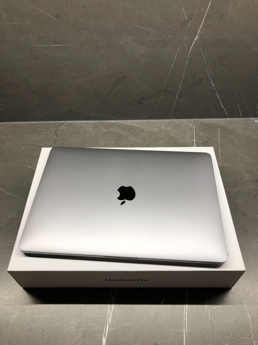 MacBook Pro 13" (M1, 2021) – 16 GB RAM, 512 GB – Výborný st - 2