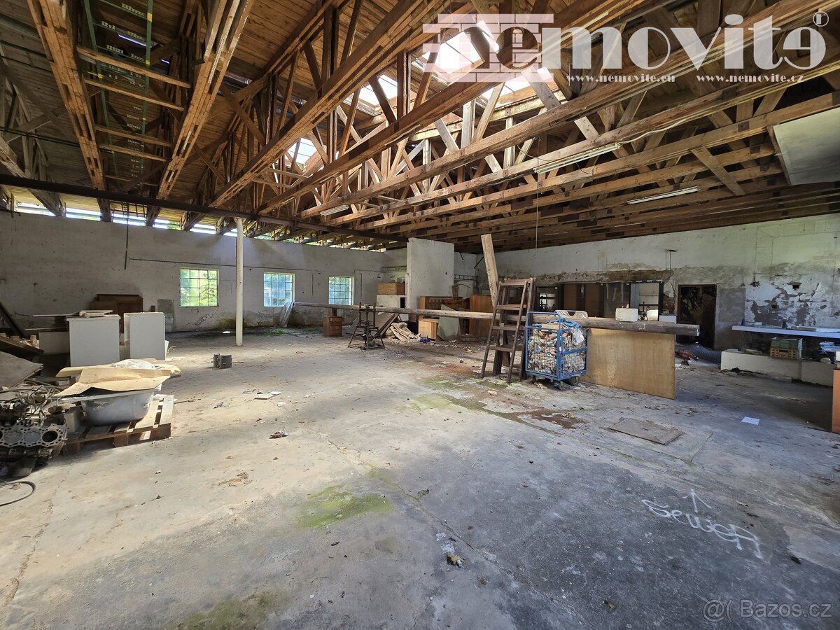 Exkluzivně nabízíme na prodej dům, 977 m² - Nový Bor - 2