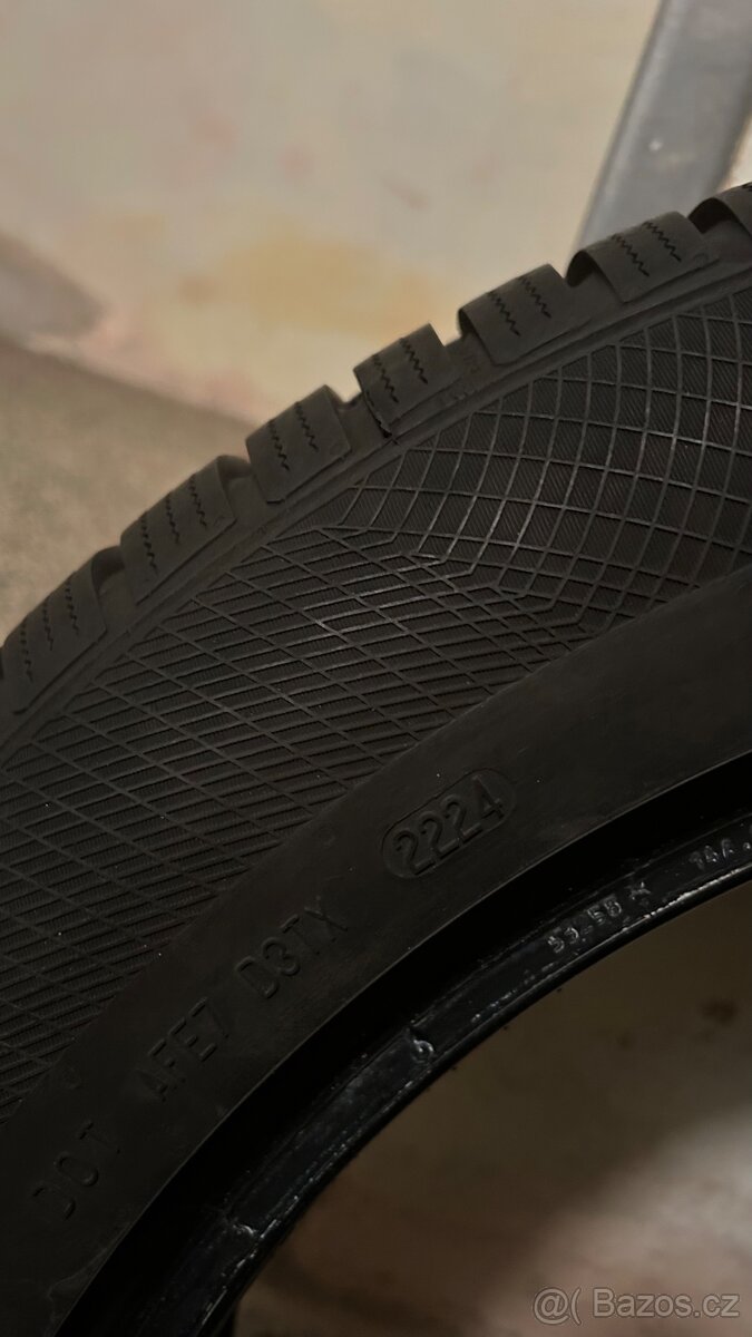 Zimní pneu 4kš Continental R19 235/55/19 - 2