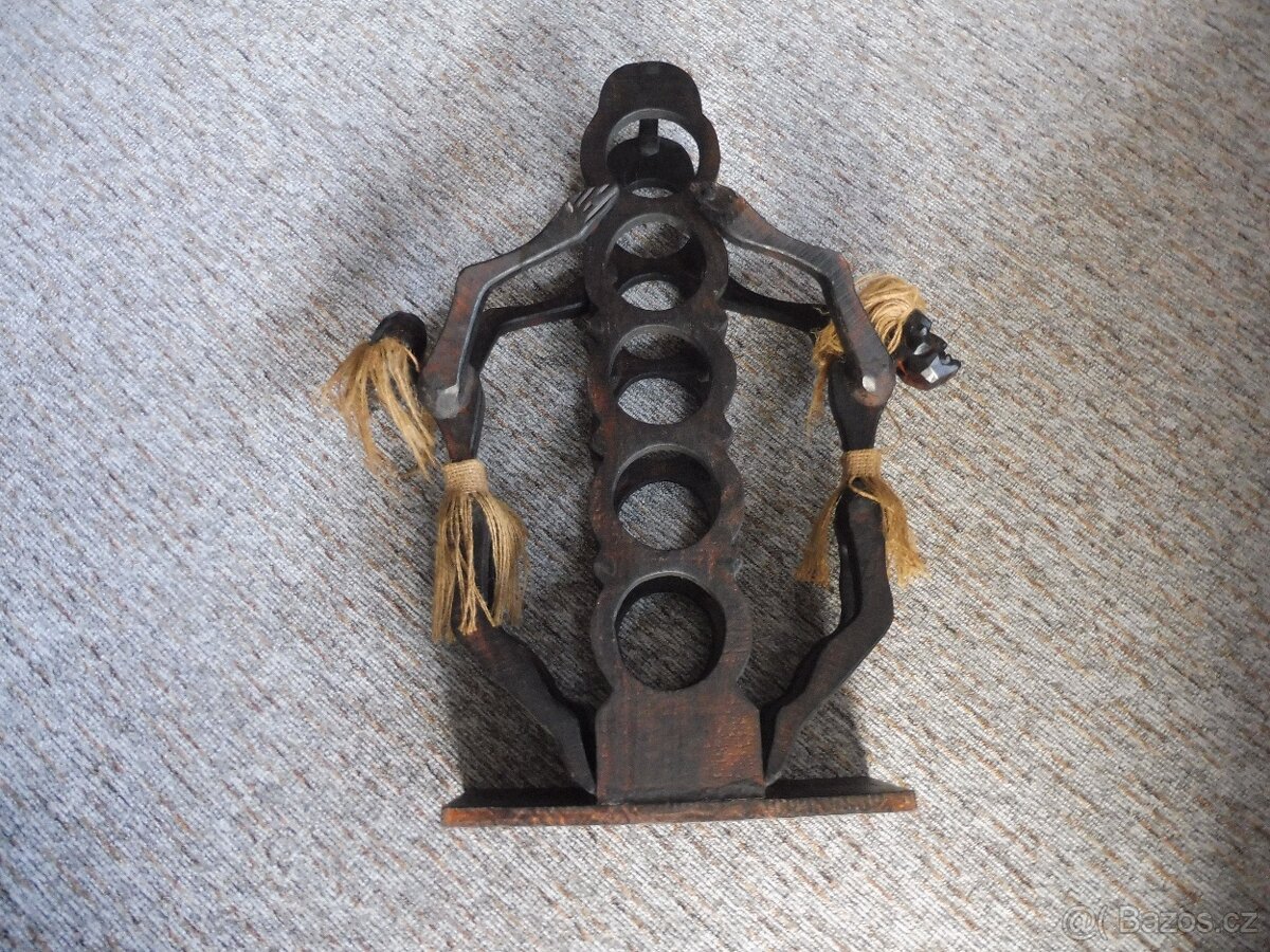 Dřevěný stojan na víno - 2