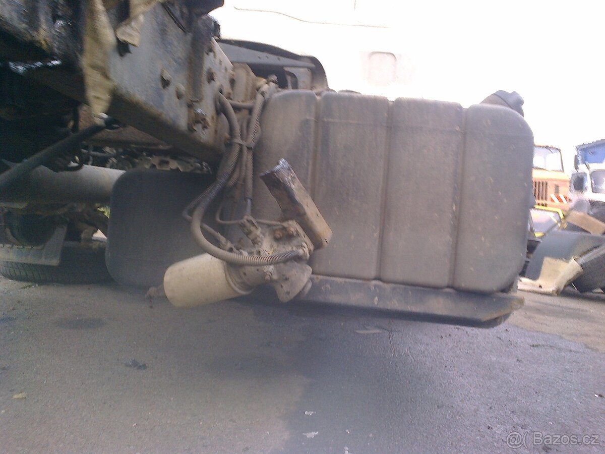 Iveco EuroCargo – nádrž – plast – ORIGINAL - 995,-Kč - 2