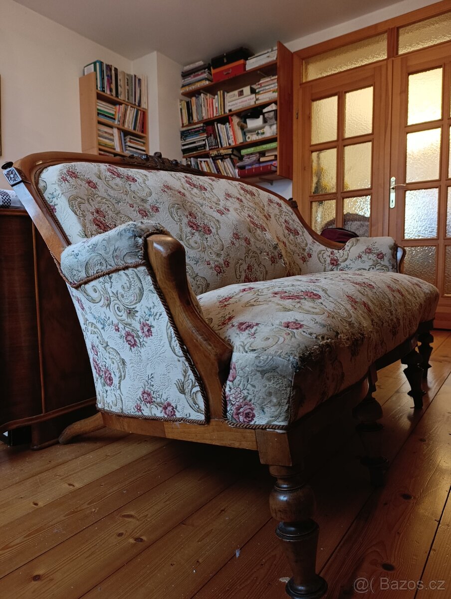 Sada starožitného nábytku - 2