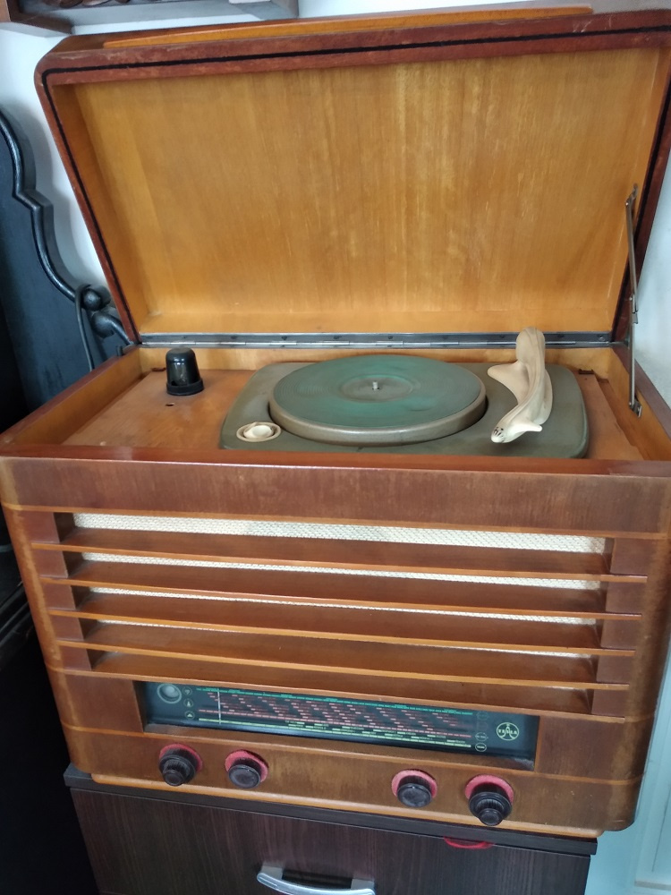 Gramoradio TESLA DOMINANT II - 2