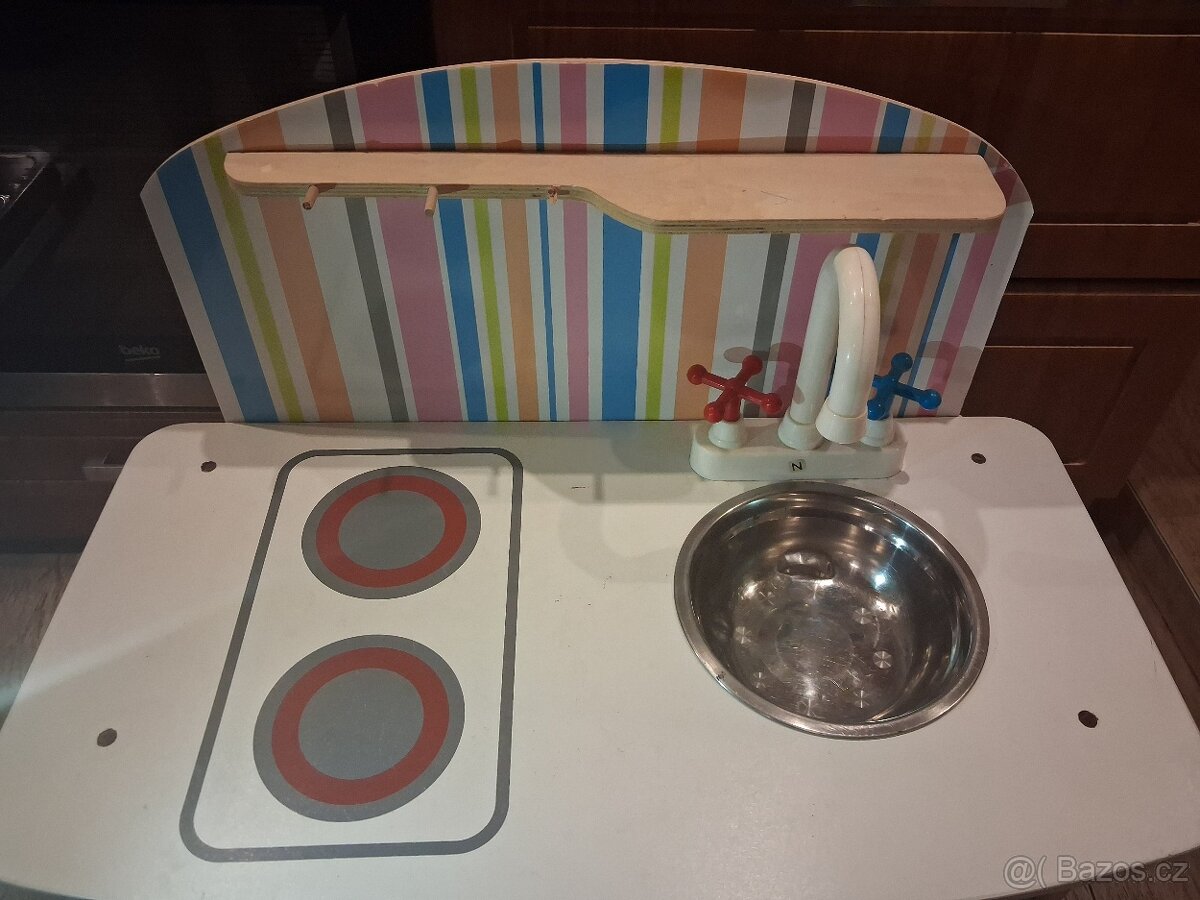 Dřevěná kuchyňka vč. příslušenství - 2