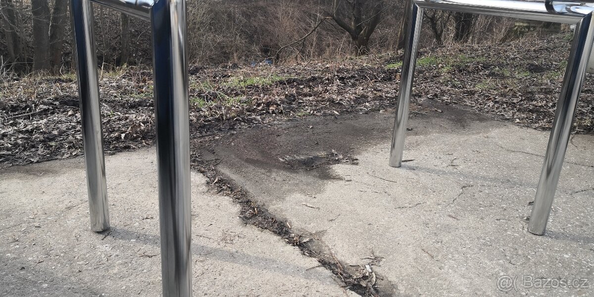 NOVÝ skleněný jídelní stůl - 2