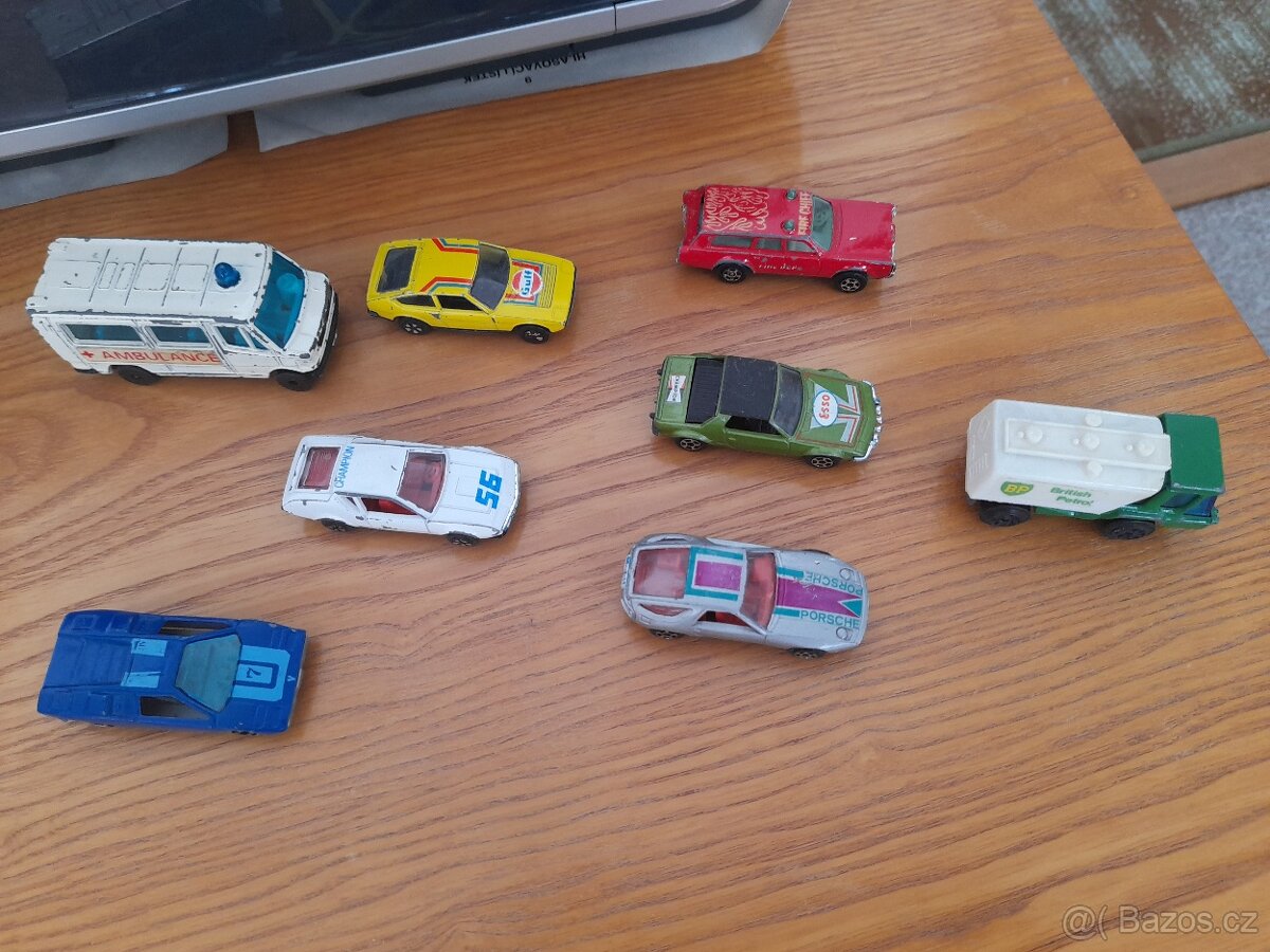 Retro kovová autíčka - 2