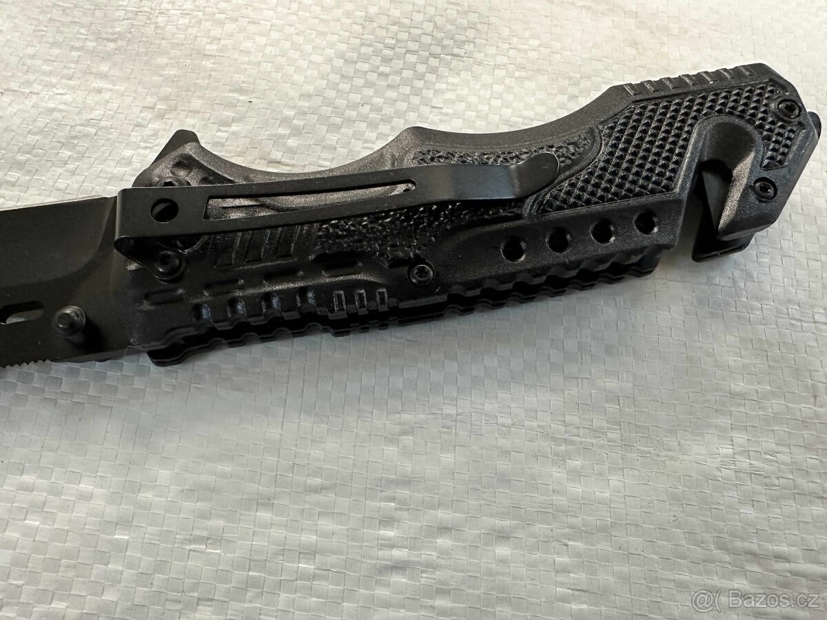 Takticky zaviraci nuž(83) - 2