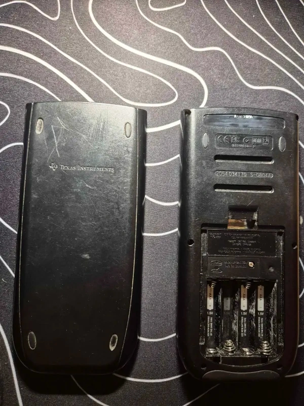 Kalkulačka Ti-89 Titanium + kryt - NEFUNKČNÁ - 2