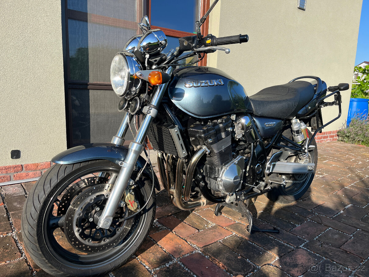 Suzuki GSX 1200 Inazuma - 2