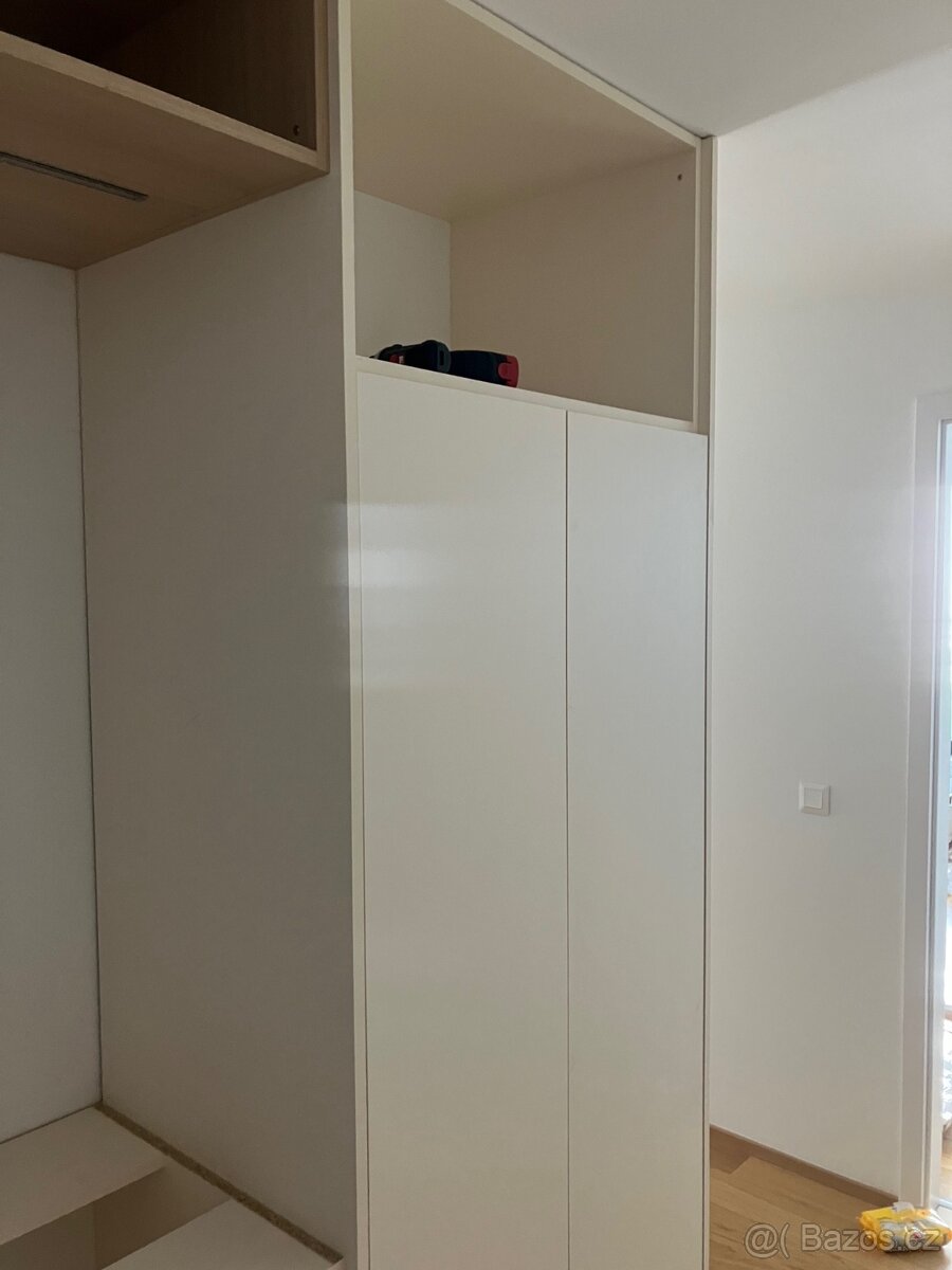 Prodám předsínovou stěnu - 2