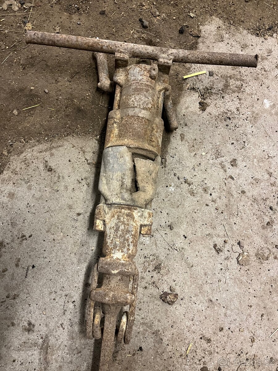 Pneumatická sbíječka – k renovaci / na ND - 2