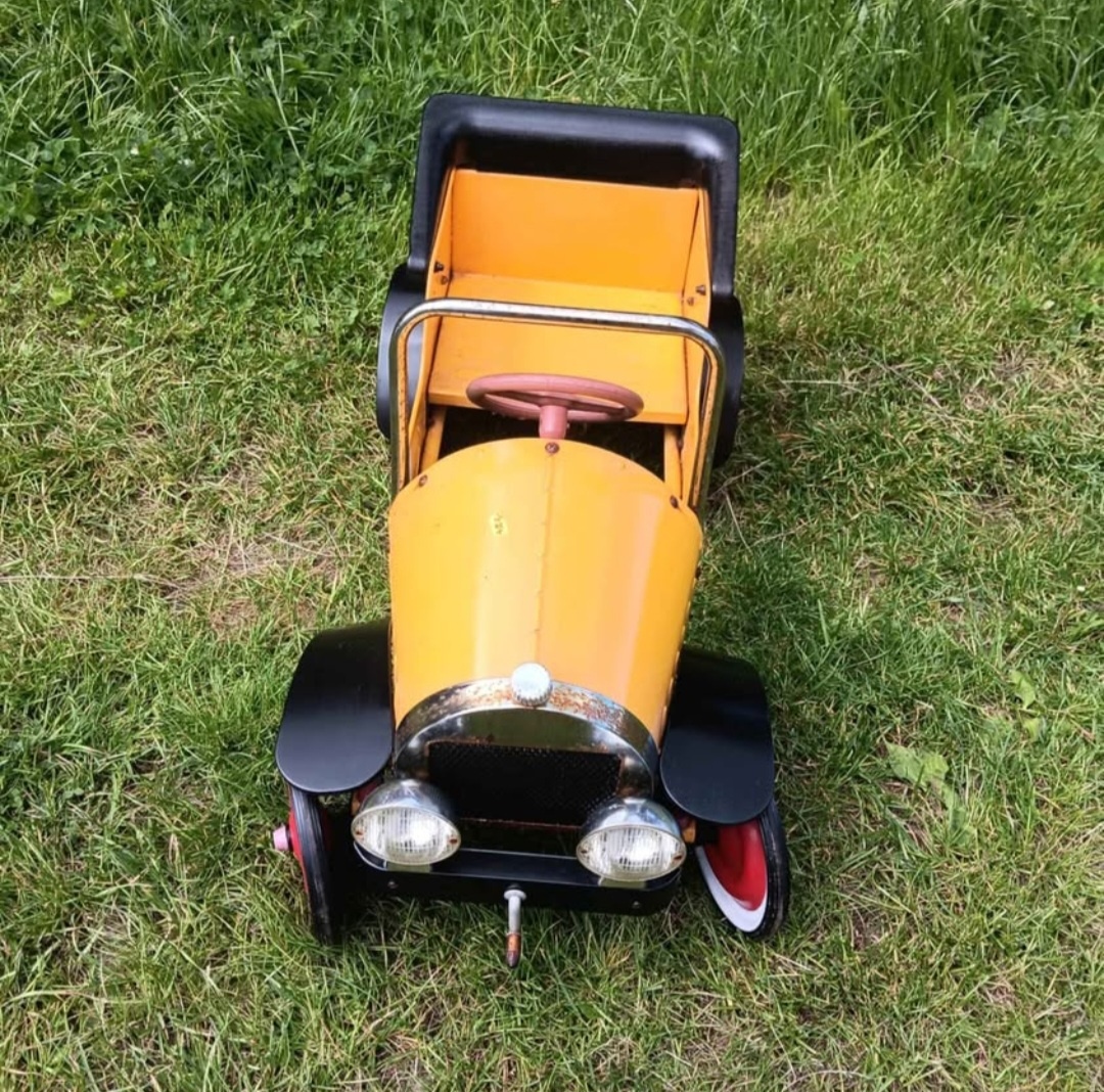 Retro ŽLUTÉ ŠLAPACÍ AUTO KOVOVÉ - 2