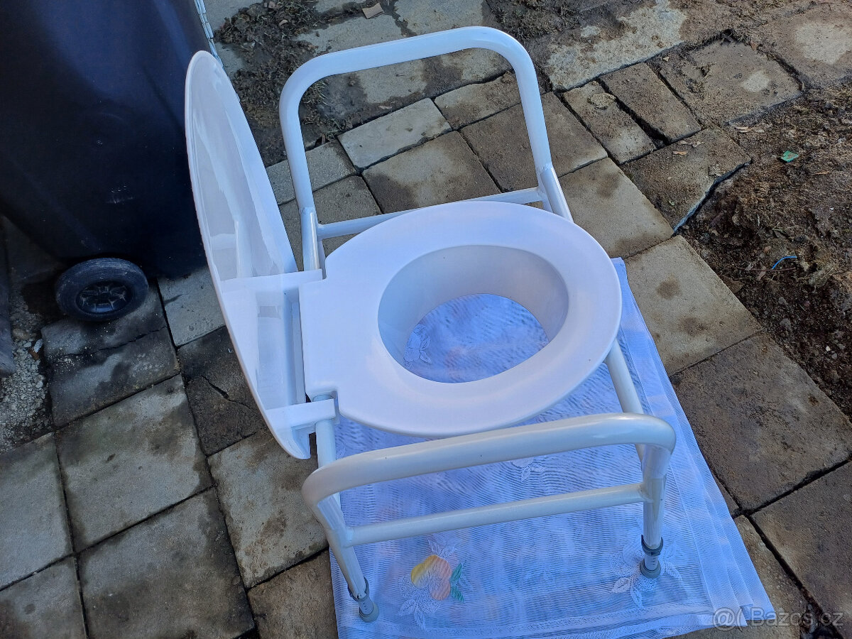 toaletni kreslo pro seniory - 2