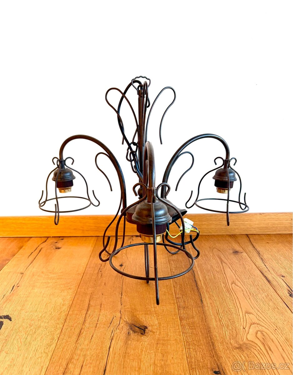 Starý kovaný lustr - 2