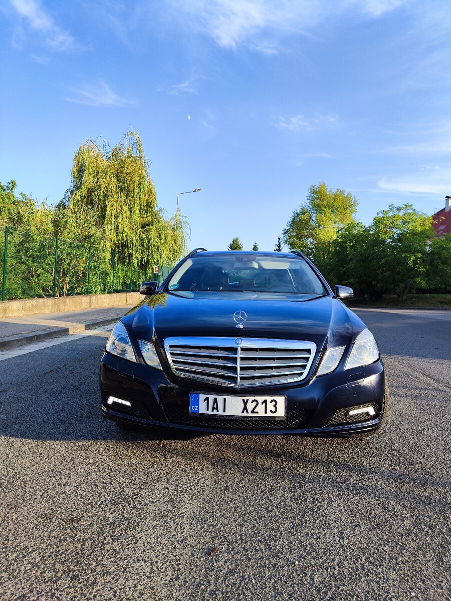 Mercedes-Benz W212 E200 - 2