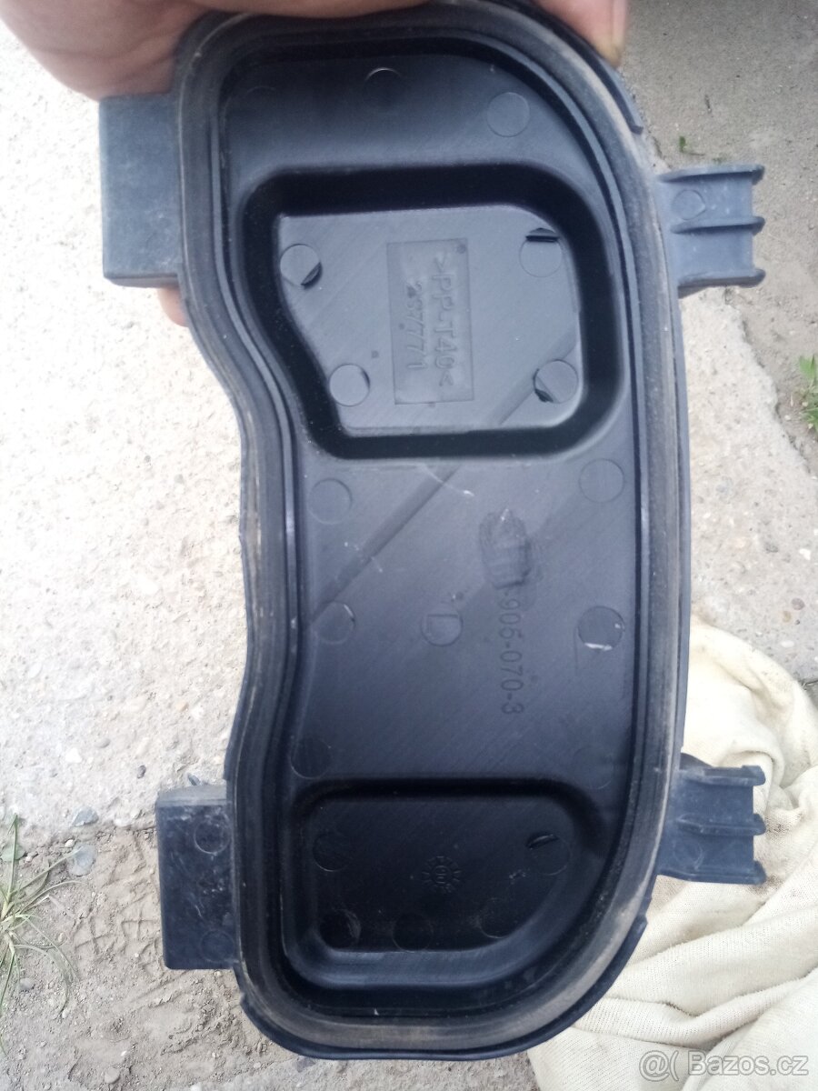 Mercedes Atego kryt světla - 2