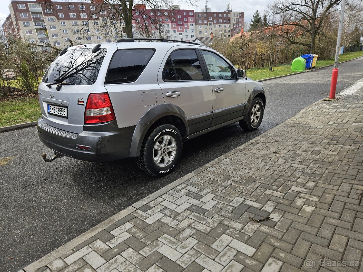 KIA SORENTO 2.5CRDI 4X4 - 2