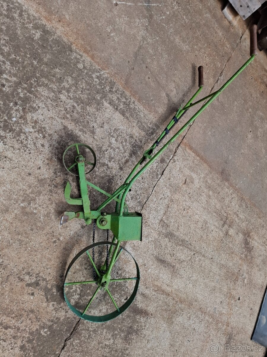 Prodám secí stroj na řepu - 2