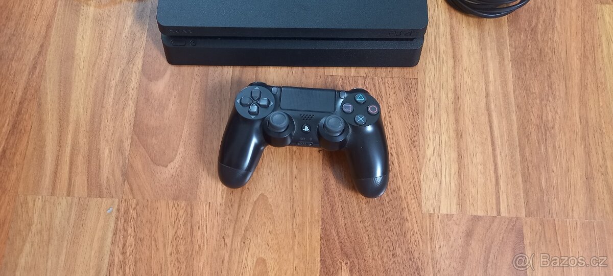 Playstation 4 500GB slim - 2