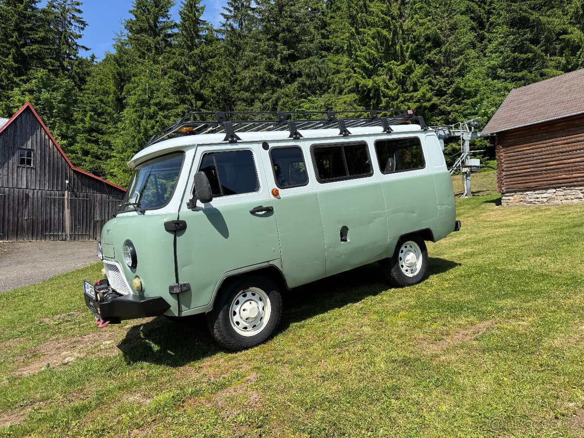 UAZ 2206 BUCHANKA