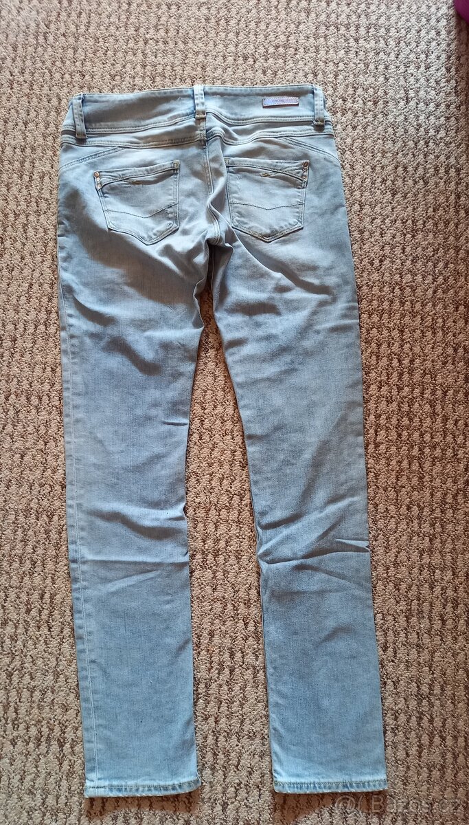 Dámské džíny cross 27/32 - 2