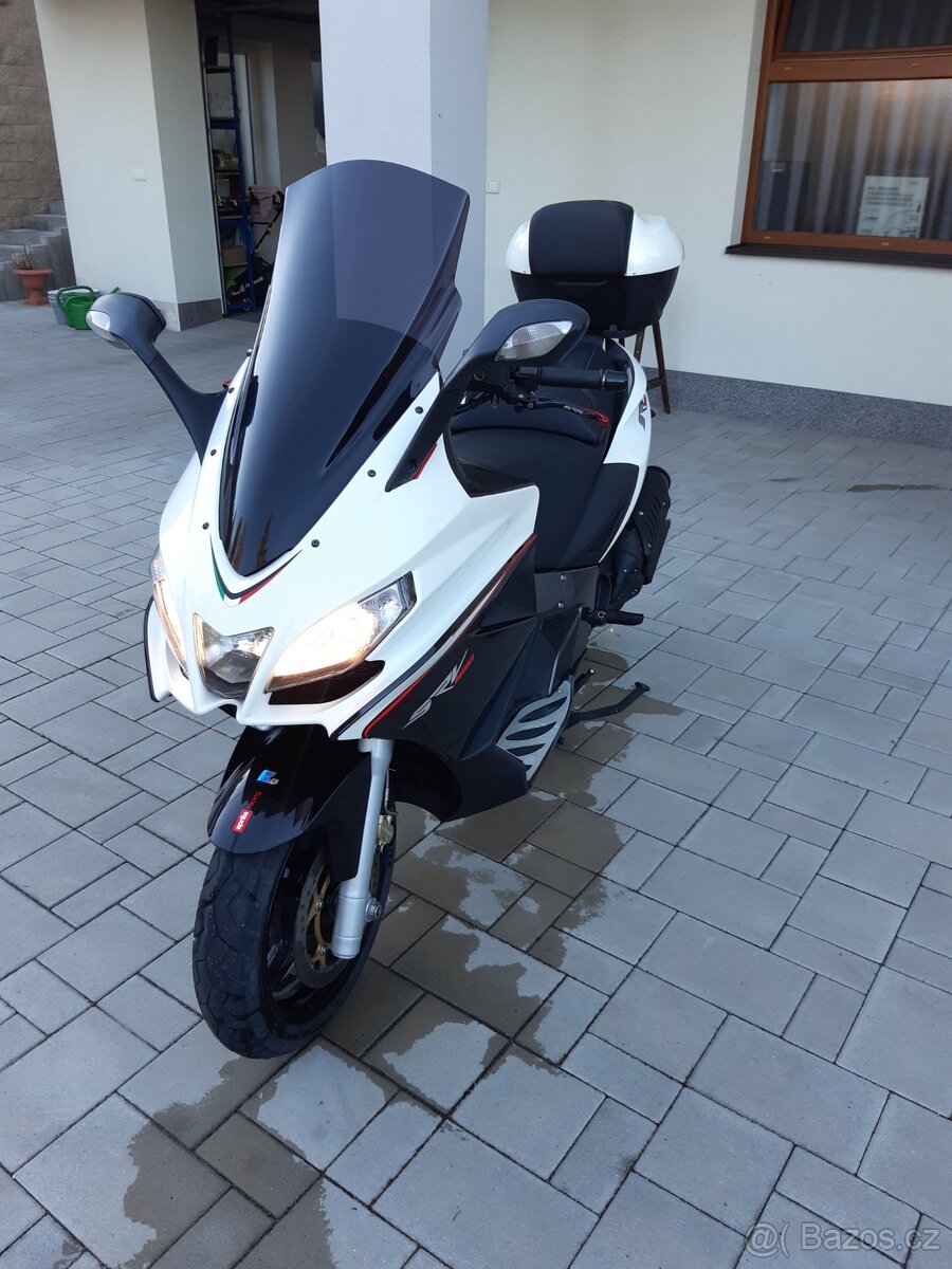 Aprilia SRV 850 - 2