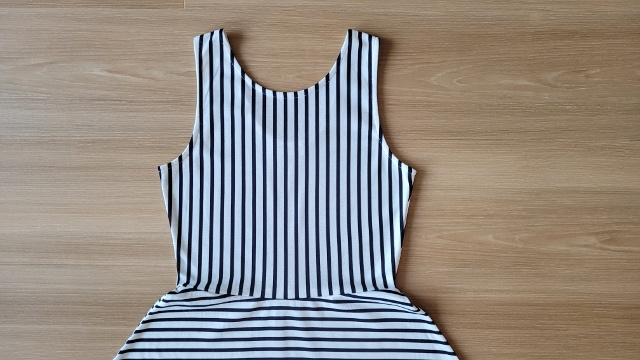 Šaty zn. H&M v. 158/164 - jako NOVÉ - 2