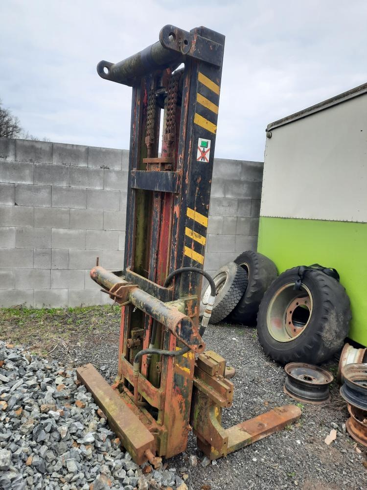 Prodám věž - zdviž za traktor do 3. bodu - 2