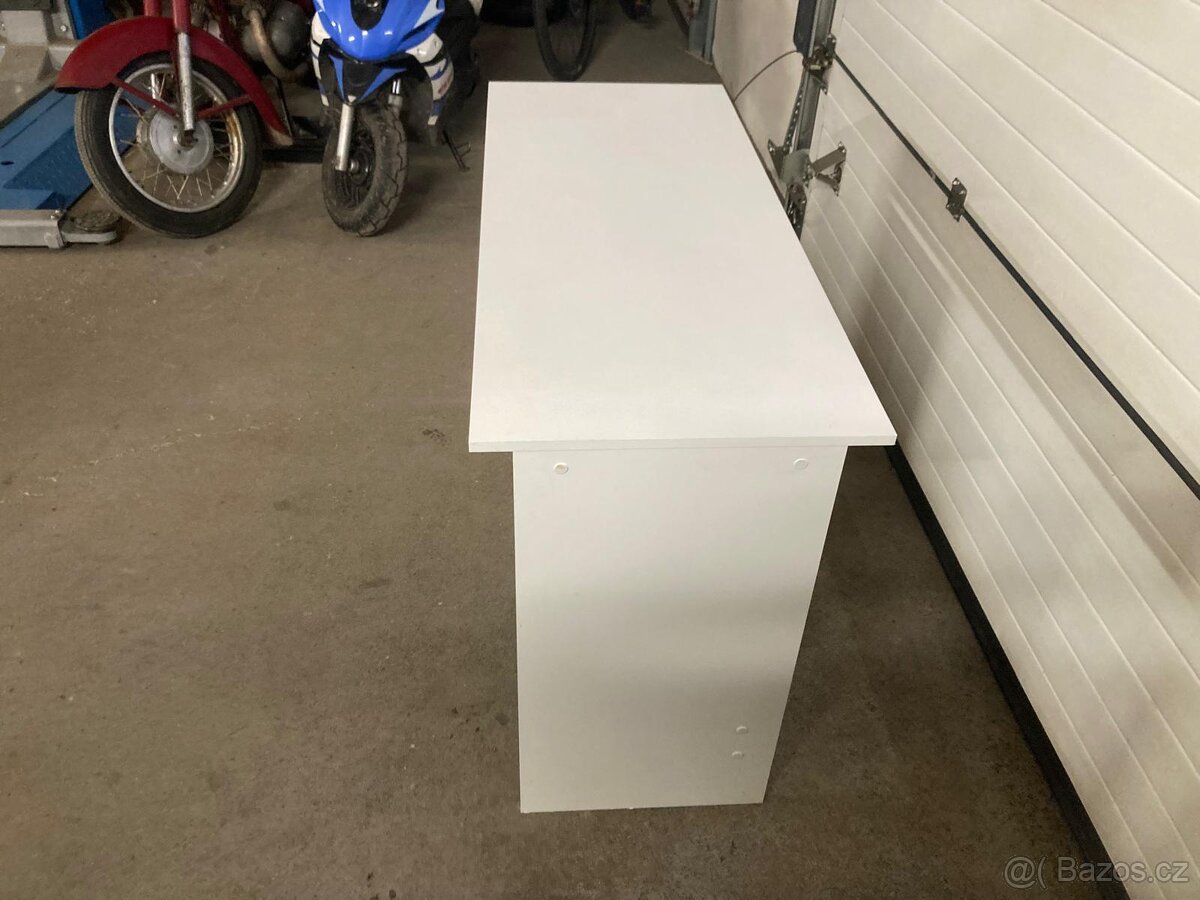 Kosmetický a psací stůl - 2