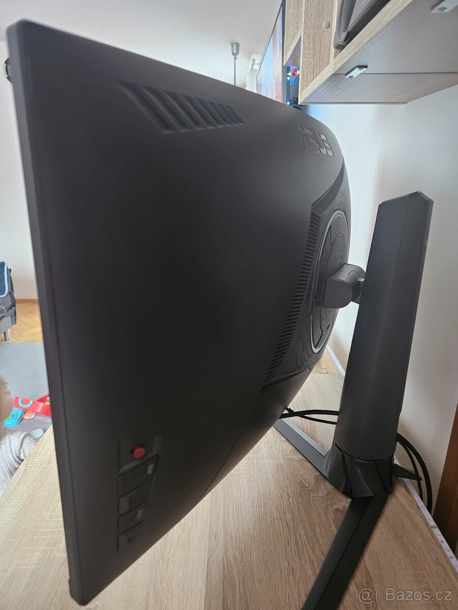 Asus ROG Strix XG32VC 31,5 Palců - 2