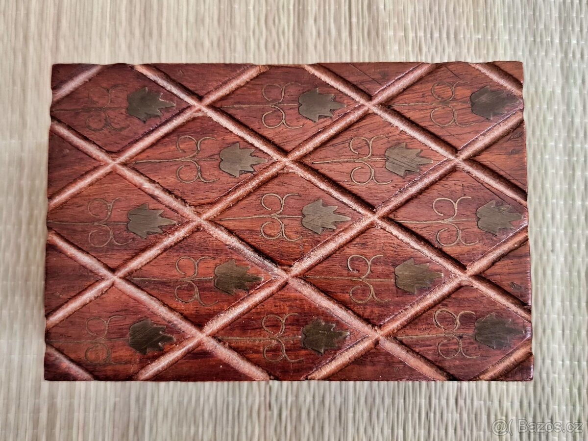 Dřevěná šperkovnice, India - 2