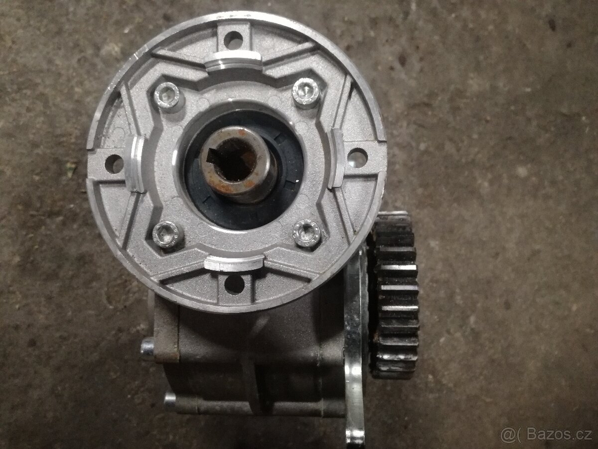 šneková převodovka - 2