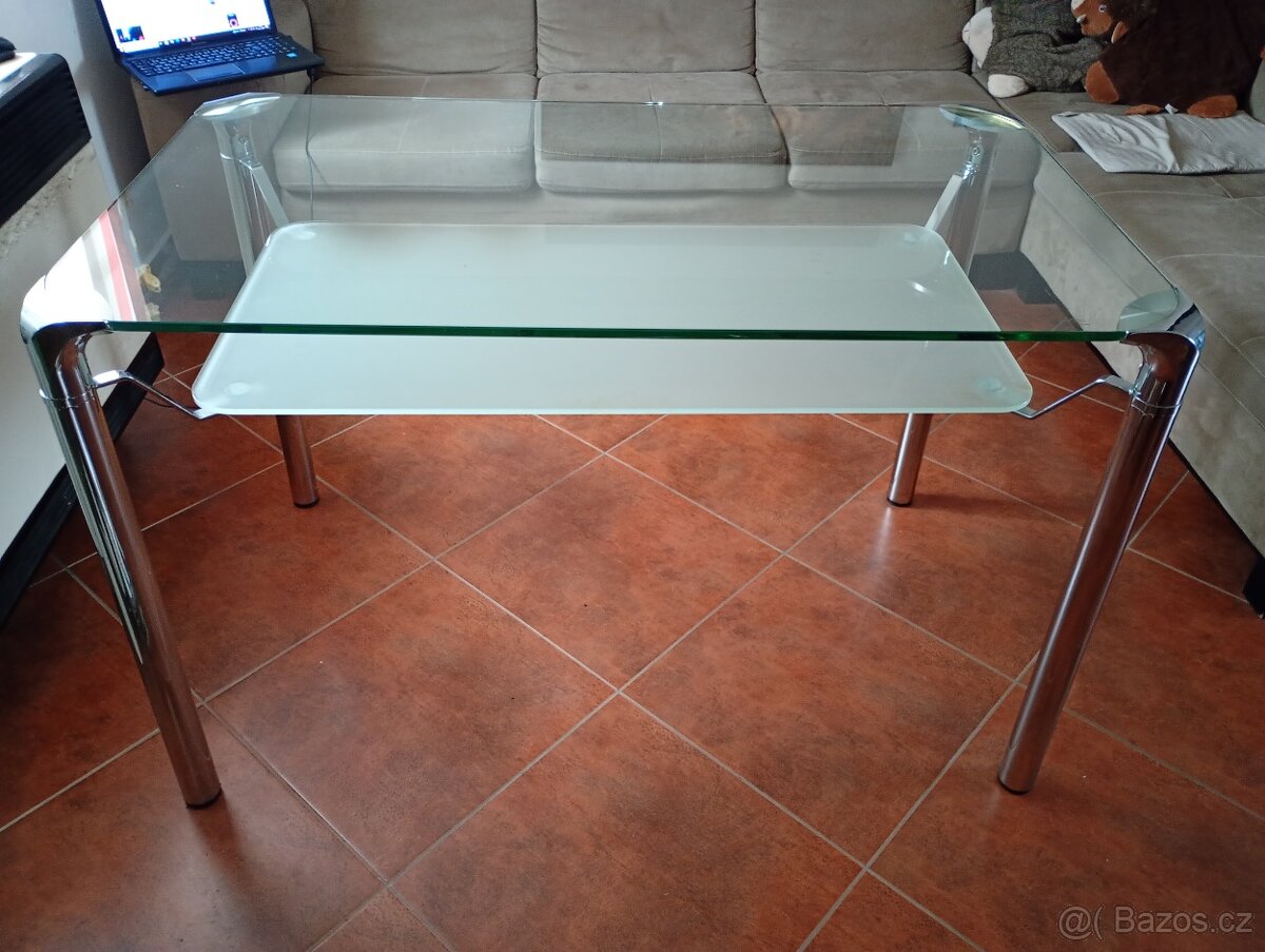 Prodám skleněný jídelní stůl - 2